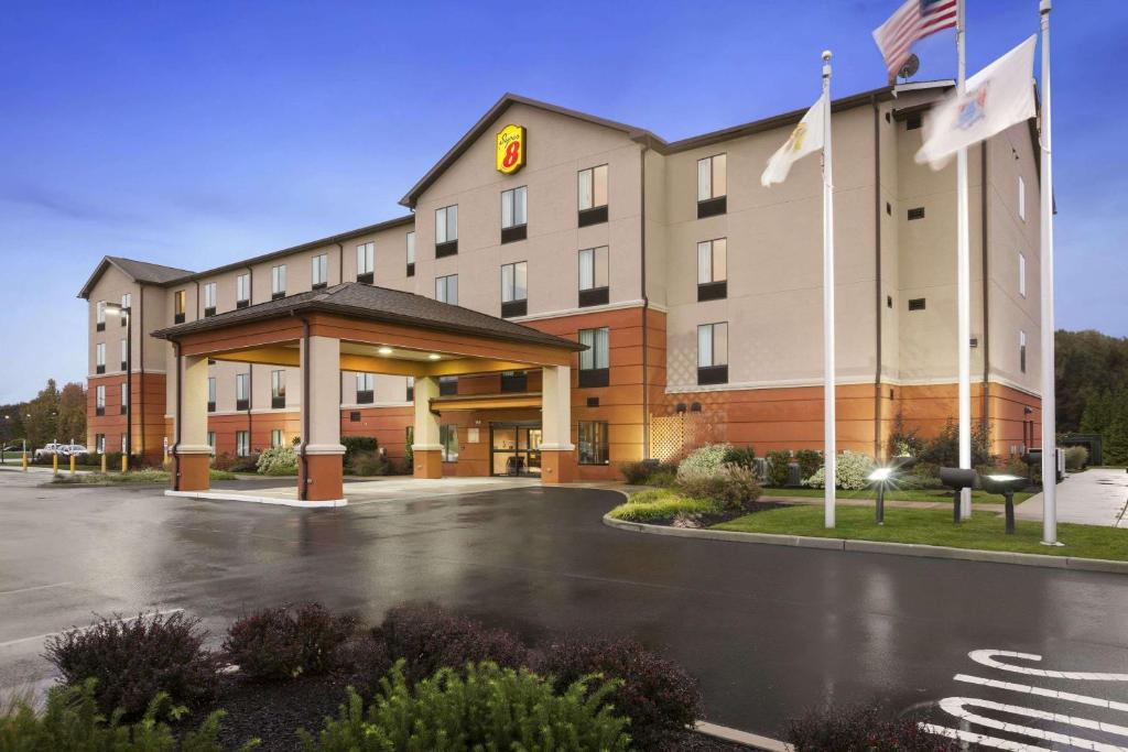 Super 8 by Wyndham Pennsville/Wilmington Main image 1